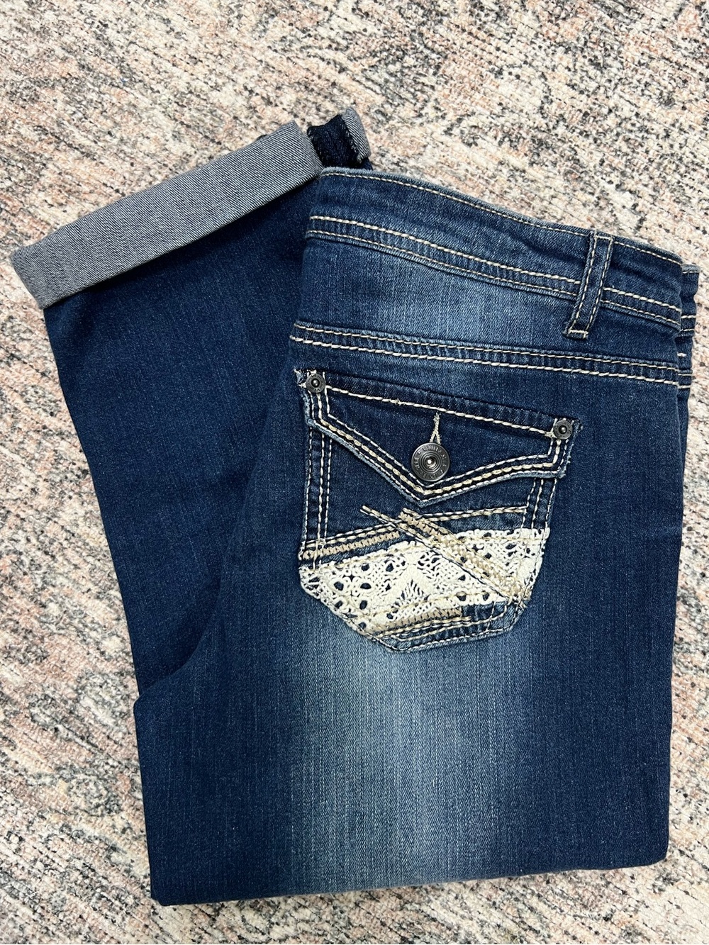 Vanilla Star Capri Jeans Crochet Flap Pocket Stretch Denim Women’s Size 11 - Picture 3 of 16